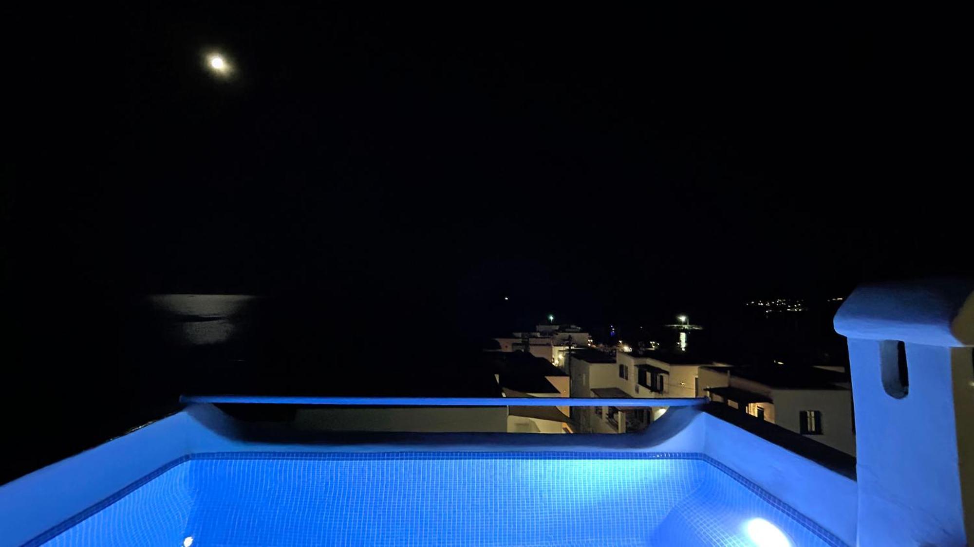 Villa Danae - Seaside Villa With Pool & Hot Tub Piso Livadi Exterior photo