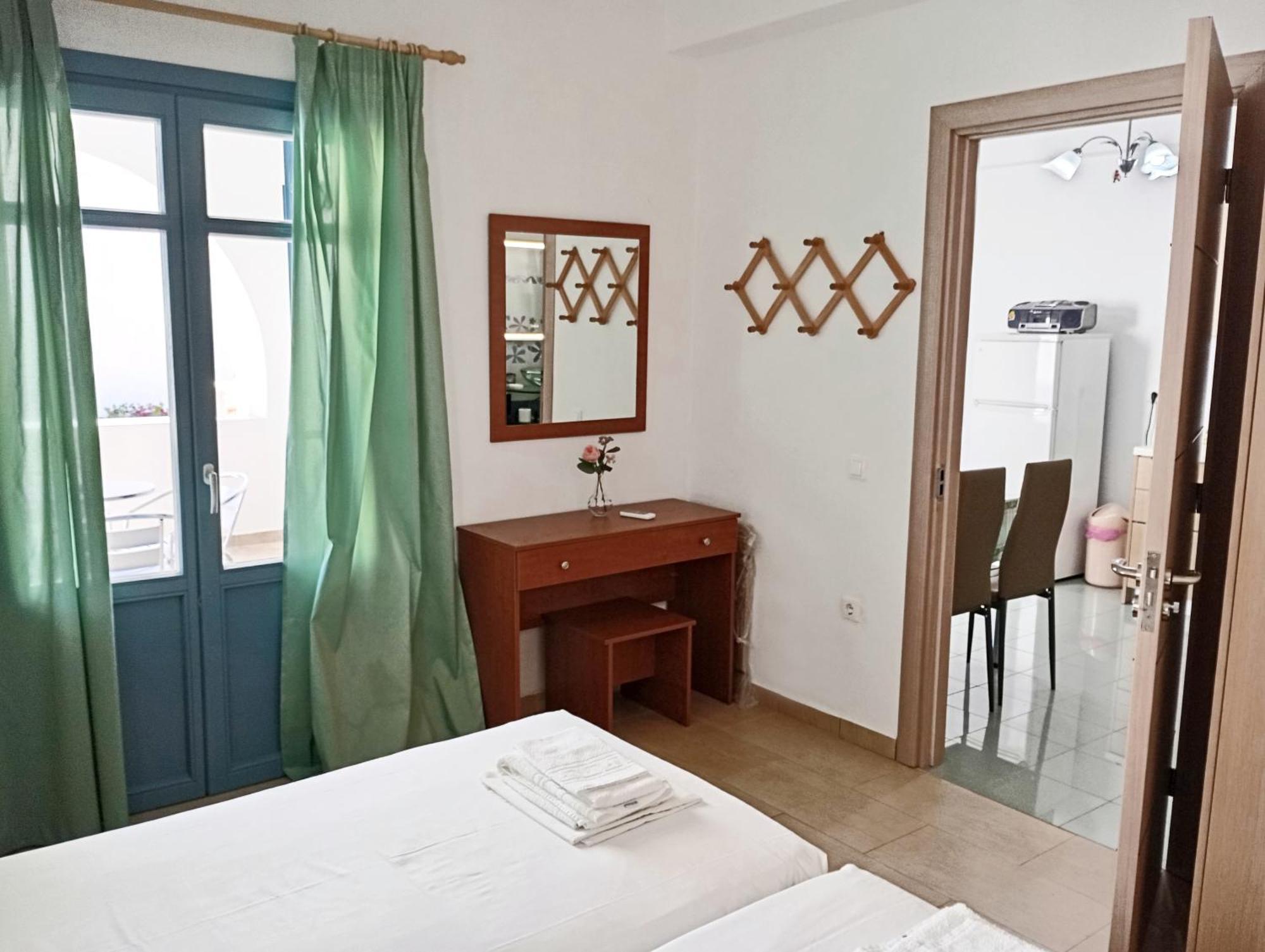 Villa Danae - Seaside Villa With Pool & Hot Tub Piso Livadi Exterior photo
