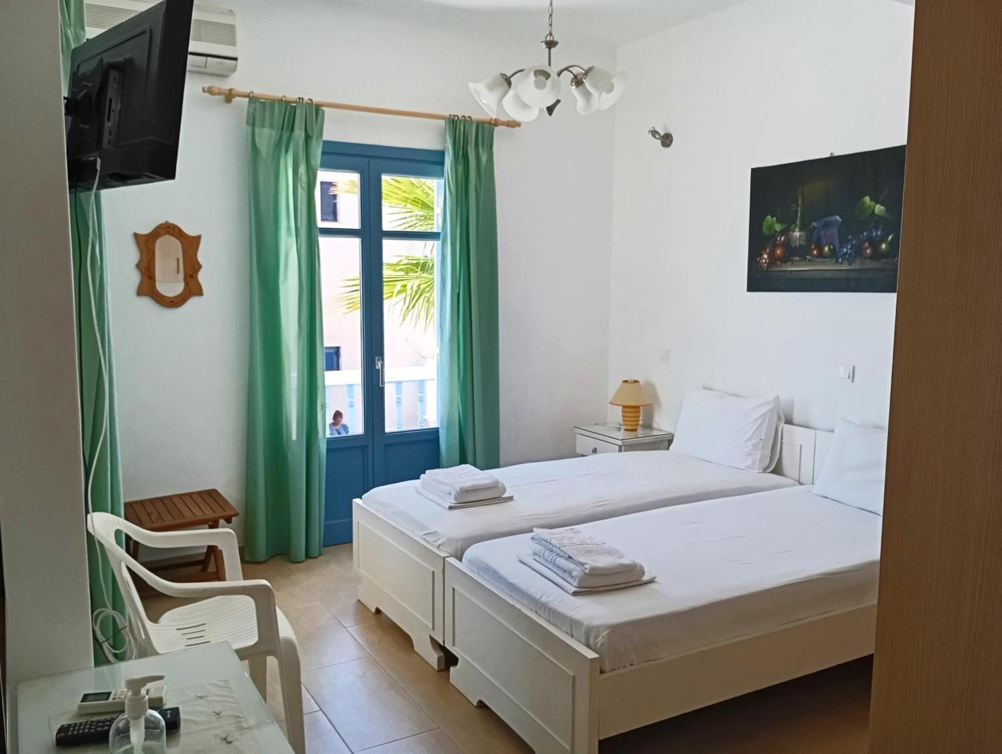 Villa Danae - Seaside Villa With Pool & Hot Tub Piso Livadi Exterior photo